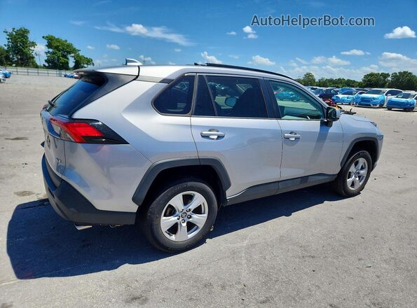 2T3W1RFV1LC066864 2020 TOYOTA RAV4 Silver Задня права чверть