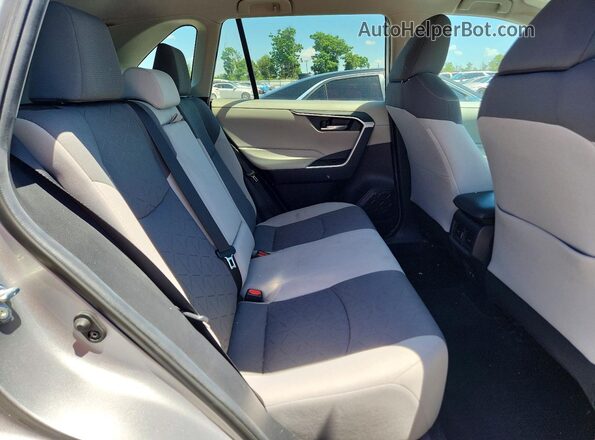 2T3W1RFV1LC066864 2020 TOYOTA RAV4 Silver Вид задньої частини салону