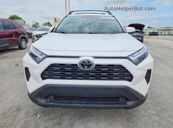 2T3W1RFV1PC214503 2023 TOYOTA RAV4 White Widok z przodu