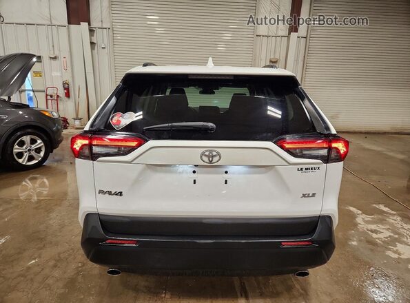 2T3W1RFV2LC057560 2020 TOYOTA RAV4 White Հետևի տեսք