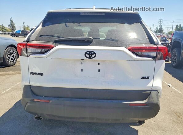 2T3W1RFV2LC061995 2020 TOYOTA RAV4 White Rear view