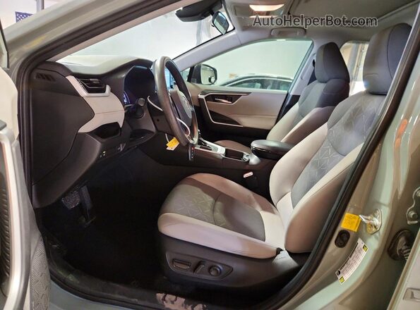 2T3W1RFV2LW092520 2020 TOYOTA RAV4 Gray Սալոնի դիմացի տեսք