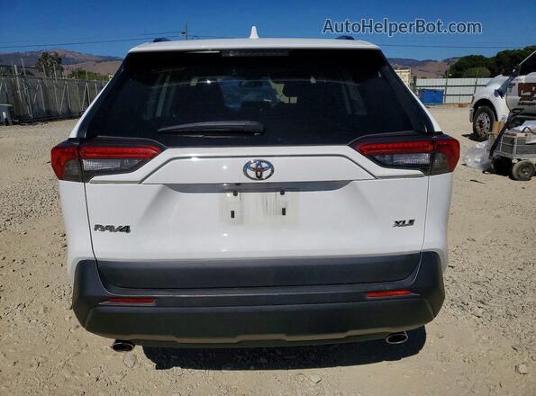 2T3W1RFV2NW194855 2022 TOYOTA RAV4 White Rear view
