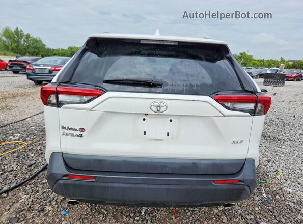 2T3W1RFV2RC301104 2024 TOYOTA RAV4 White Widok z tyłu
