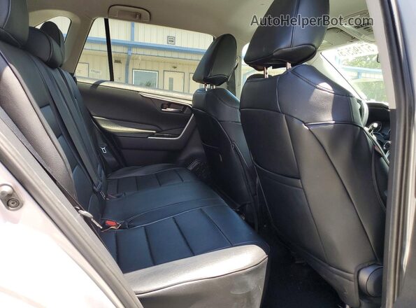 2T3W1RFV3LC038175 2020 TOYOTA RAV4 Silver Vista interior trasera