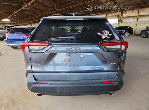 2T3W1RFV3LC082595 2020 TOYOTA RAV4 Black Widok z tyłu