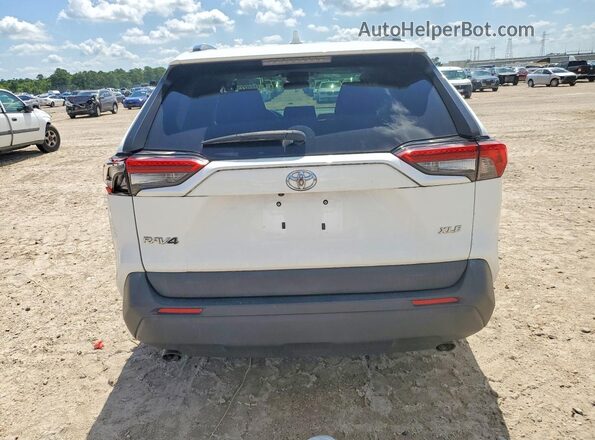 2T3W1RFV3MC149164 2021 TOYOTA RAV4 Белый Вид сзади
