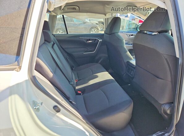 2T3W1RFV3MC162562 2021 TOYOTA RAV4 White Widok wnętrza z tyłu