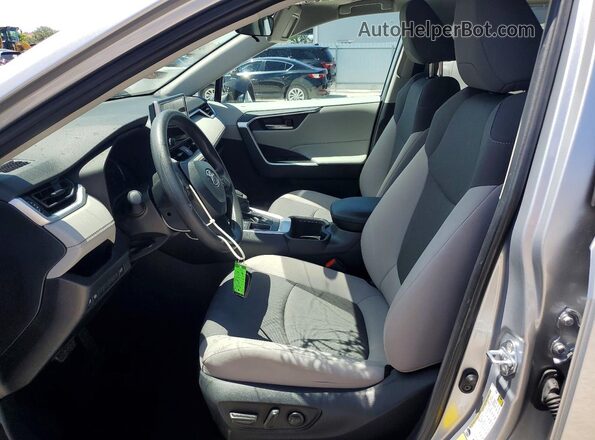 2T3W1RFV3SC311761 2025 TOYOTA RAV4 Серебряный Вид салона спереди