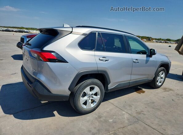 2T3W1RFV4LC058130 2020 TOYOTA RAV4 Silver Vista trasera