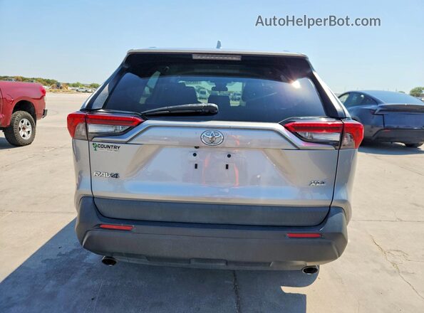 2T3W1RFV4LC058130 2020 TOYOTA RAV4 Silver Vista interior trasera