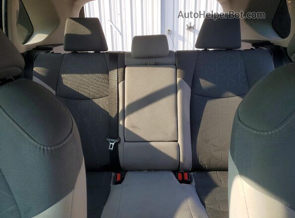 2T3W1RFV4NW214216 2022 TOYOTA RAV4 Gray Widok tylnych siedzeń