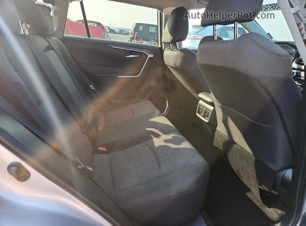 2T3W1RFV5KW032391 2019 TOYOTA RAV4 Gray Vista interior trasera