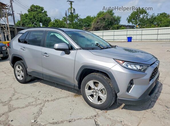 2T3W1RFV6MC126770 2021 TOYOTA RAV4 Серебряный Передняя правая четверть