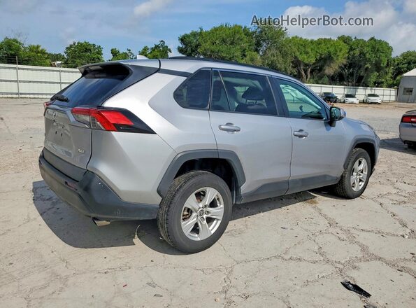 2T3W1RFV6MC126770 2021 TOYOTA RAV4 Серебряный Задняя правая четверть