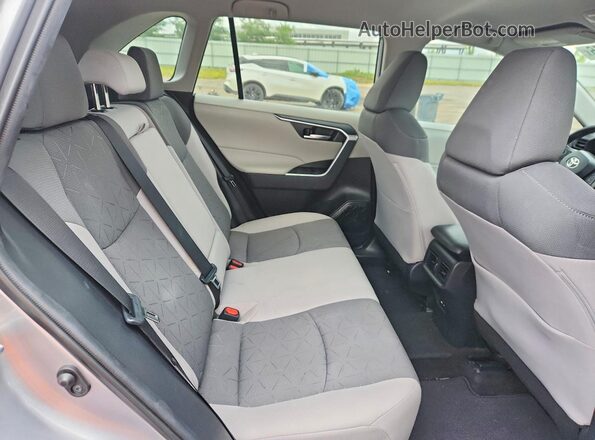 2T3W1RFV6MC143116 2021 TOYOTA RAV4 Silver Widok tylnych siedzeń