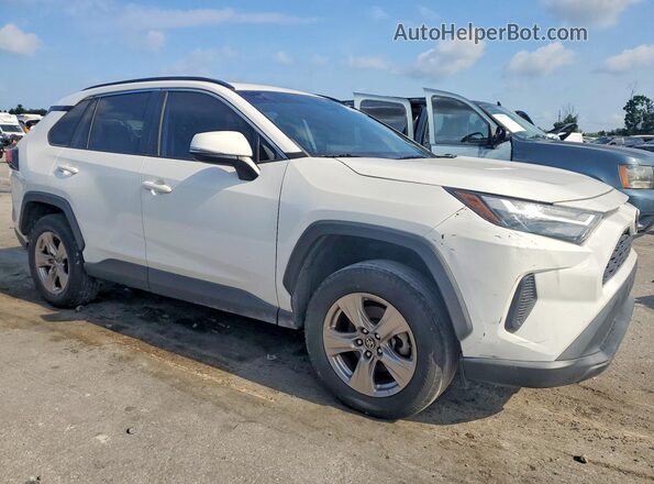 2T3W1RFV6NC188543 2022 TOYOTA RAV4 White Przód prawy