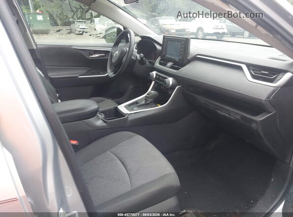 2T3W1RFV6NC195525 2022 TOYOTA RAV4 Silver Սալոնի դիմացի տեսք