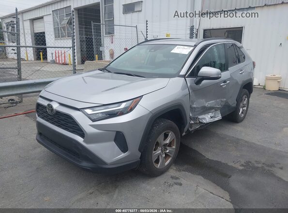 2T3W1RFV6NC195525 2022 TOYOTA RAV4 Silver Առջևի ձախ երեք քառորդ տեսարան