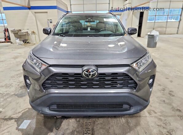 2T3W1RFV7MC168560 2021 TOYOTA RAV4 Gray Widok z przodu