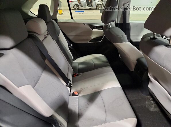2T3W1RFV7MC168560 2021 TOYOTA RAV4 Gray Widok wnętrza z tyłu