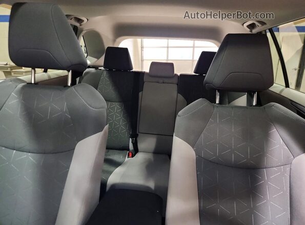 2T3W1RFV7MC168560 2021 TOYOTA RAV4 Gray Widok tylnych siedzeń
