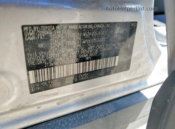 2T3W1RFV7PC238935 2023 TOYOTA RAV4 Silver Widok naklejki z numerem VIN