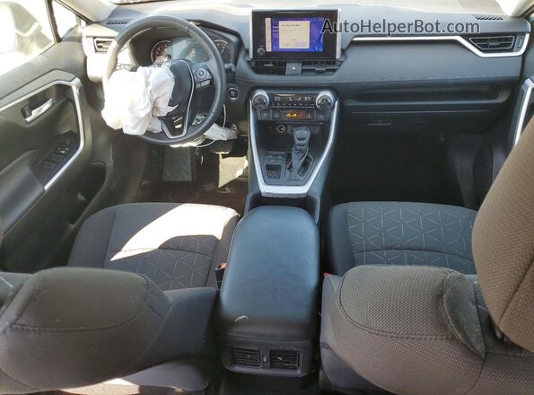 2T3W1RFV7PC238935 2023 TOYOTA RAV4 Silver Widok deski rozdzielczej