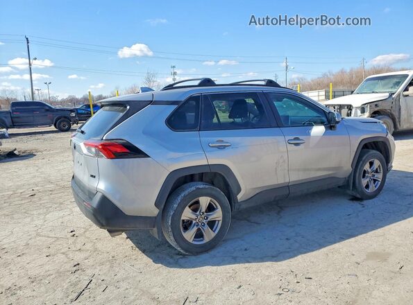 2T3W1RFV7PC238935 2023 TOYOTA RAV4 Silver Tył prawy