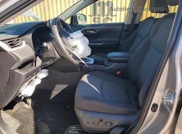 2T3W1RFV7PC238935 2023 TOYOTA RAV4 Silver Widok wnętrza z przodu