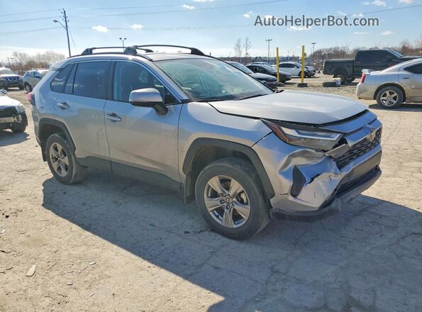 2T3W1RFV7PC238935 2023 TOYOTA RAV4 Silver Przód prawy