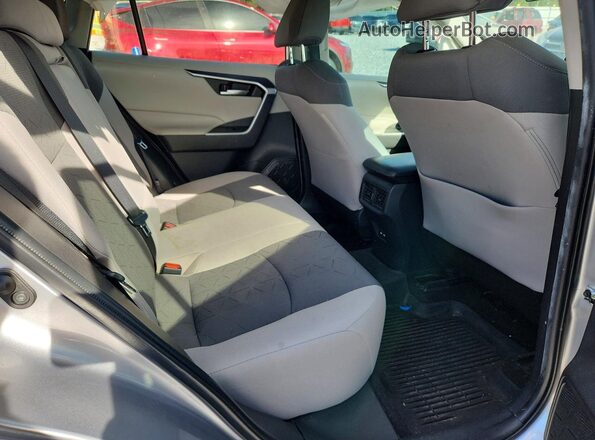 2T3W1RFV8MC168941 2021 TOYOTA RAV4 Silver უკანა სალონის ხედი