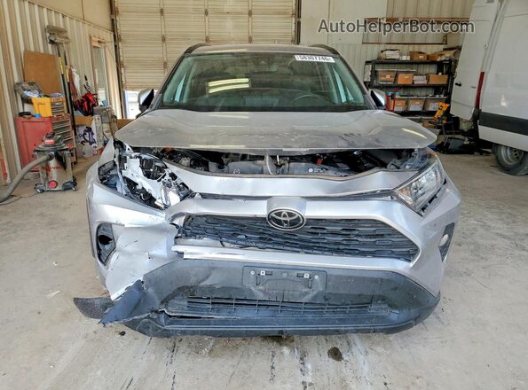 2T3W1RFV9MC168947 2021 TOYOTA RAV4 Silver Դիմացի տեսք