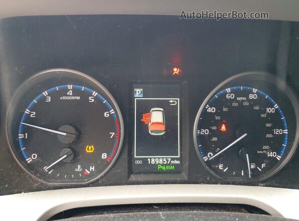 2T3WFREV1HW403879 2017 TOYOTA RAV4 Серебряный Вид щитка приборов