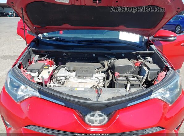 2T3WFREV2HW371234 2017 TOYOTA RAV4 Red Widok z tyłu