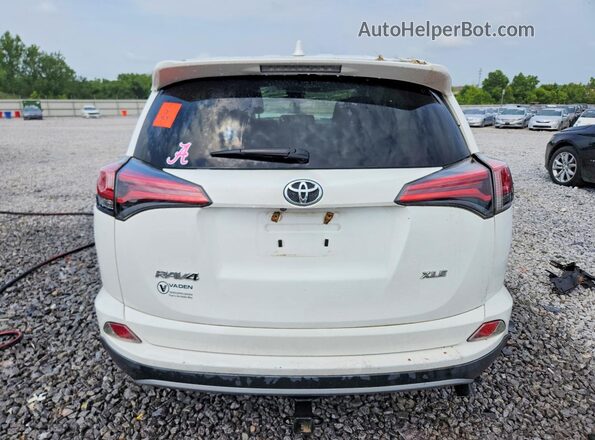 2T3WFREV4JW430824 2018 TOYOTA RAV4 White Вид ззаду