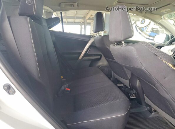2T3WFREV5JW412638 2018 TOYOTA RAV4 Белый Вид задних сидений