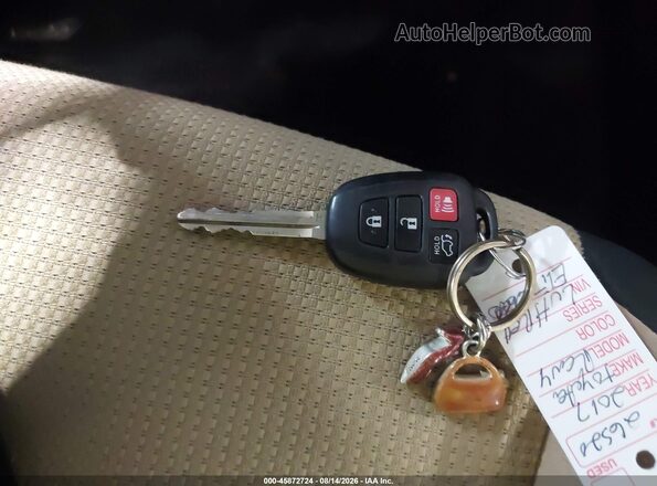 2T3WFREV6HW321436 2017 TOYOTA RAV4 White Vista del salpicadero