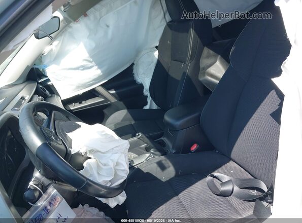 2T3WFREV6JW455028 2018 TOYOTA RAV4 White 