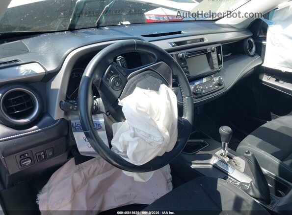 2T3WFREV6JW455028 2018 TOYOTA RAV4 White 