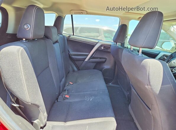 2T3WFREV7JW462392 2018 TOYOTA RAV4 Красный Вид задней части салона