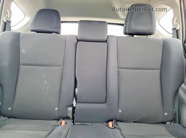 2T3WFREV9GW297129 2016 TOYOTA RAV4 Purple Widok tylnych siedzeń