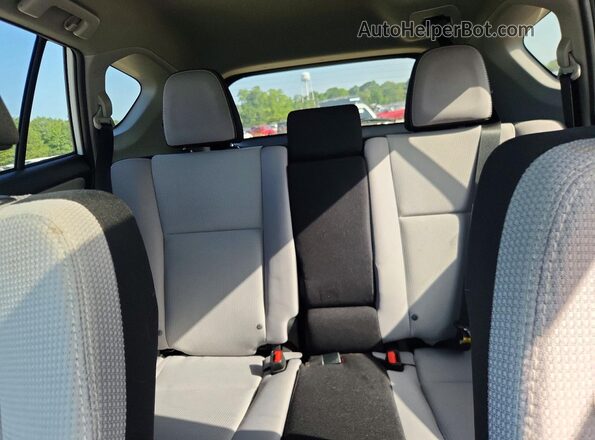 2T3WFREV9JW467061 2018 TOYOTA RAV4 White Вид задніх сидінь