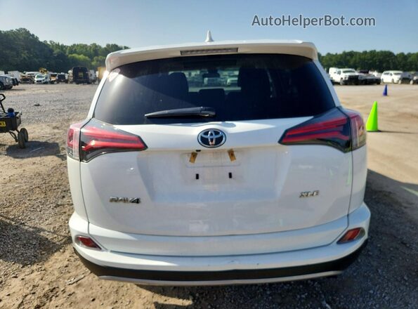 2T3WFREV9JW467061 2018 TOYOTA RAV4 White Вид ззаду