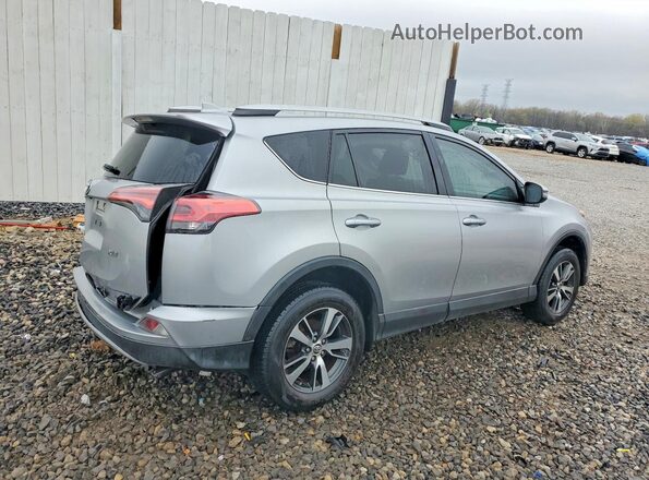 2T3WFREV9JW505498 2018 TOYOTA RAV4 Серебряный Задняя правая четверть