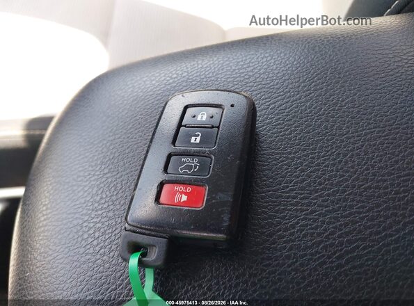2T3WFREVXJW520186 2018 TOYOTA RAV4 Серый Вид панели приборов