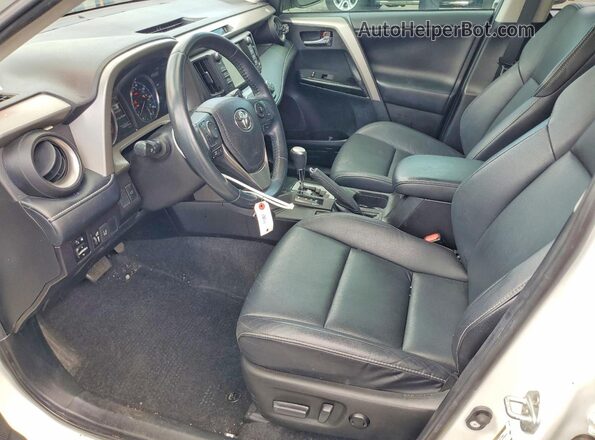 2T3YFREV7JW448811 2018 TOYOTA RAV4 White წინა სალონის ხედი