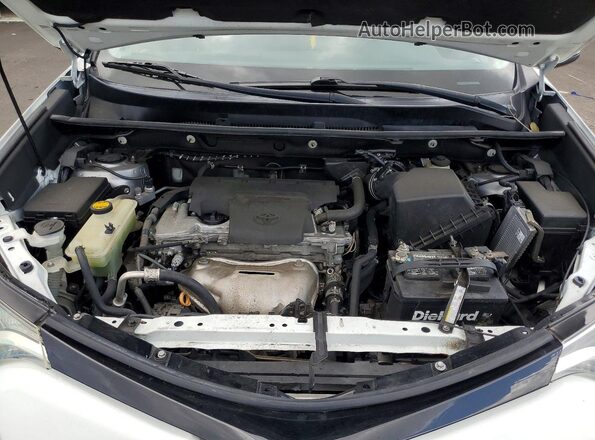 2T3YFREV7JW448811 2018 TOYOTA RAV4 White უკანა სალონის ხედი
