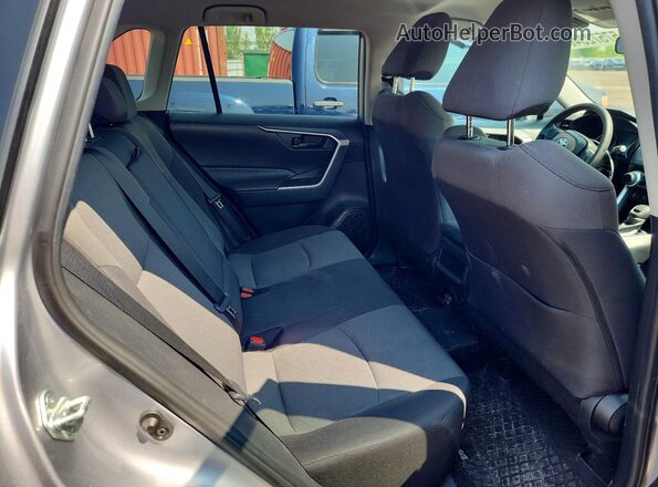 2T3Z1RFV9KC002146 2019 TOYOTA RAV4 Silver Вид задньої частини салону