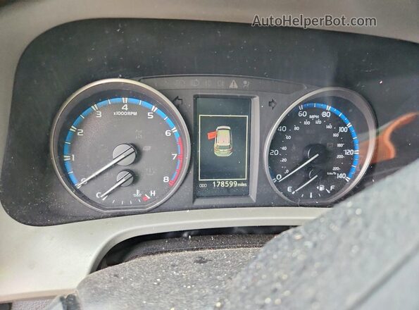 2T3ZFREV1HW362909 2017 TOYOTA RAV4 Синий Вид щитка приборов